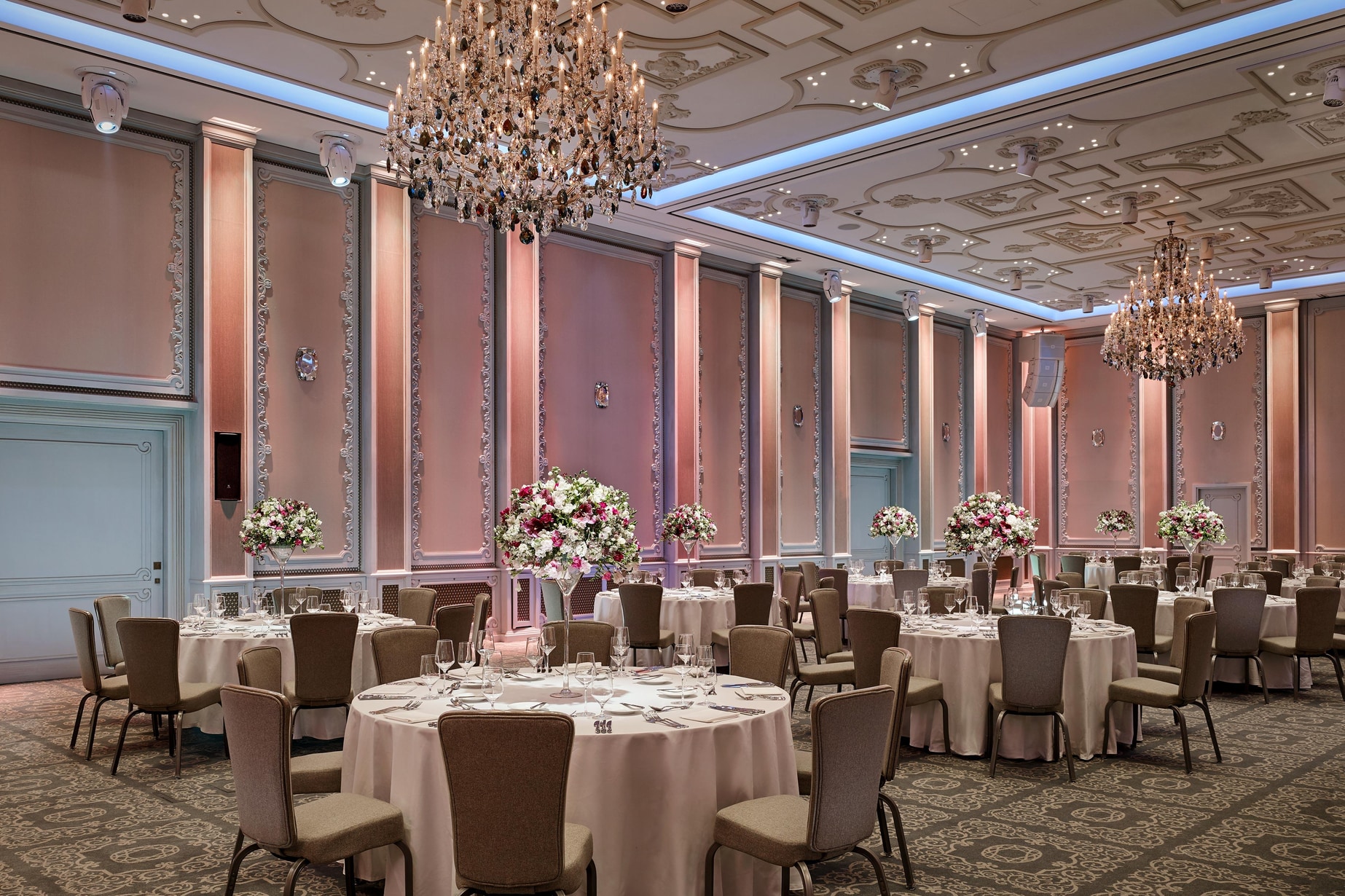 Book your wedding day in Parklane, a Luxury Collection Resort & Spa